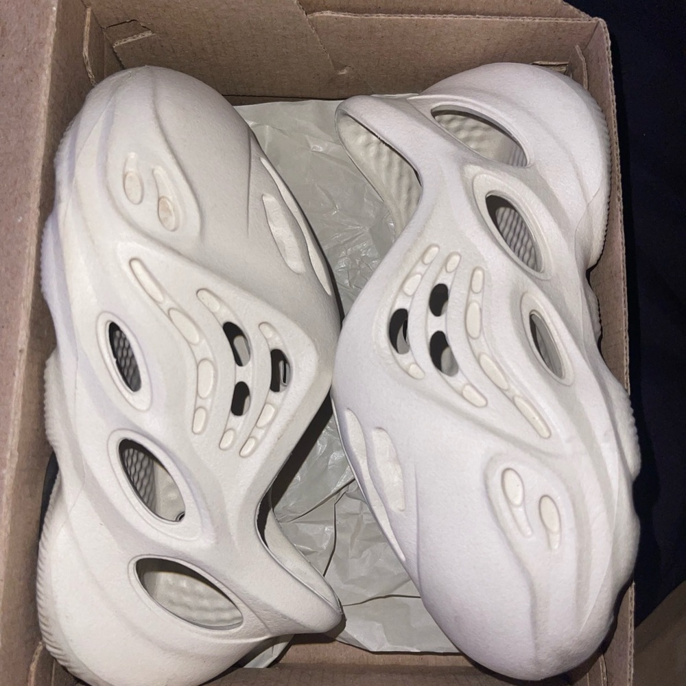 adidas Yeezy Foam RNNR